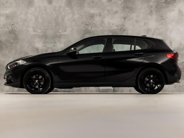 BMW 1-SERIE 116i High Executive Automaat (APPLE CARPLAY, NAVIGATIE, CLIMATE, PARKEERSENSOREN, SPORTSTOELEN, CRUISE, NIEUWE APK, NIEUWSTAAT)