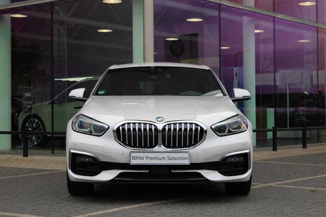 BMW 1-SERIE 118i High Executive Automaat / Sportstoelen / Adaptieve LED / Stoelverwarming