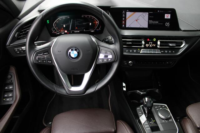 BMW 1-SERIE 118i High Executive Automaat / Sportstoelen / Adaptieve LED / Stoelverwarming