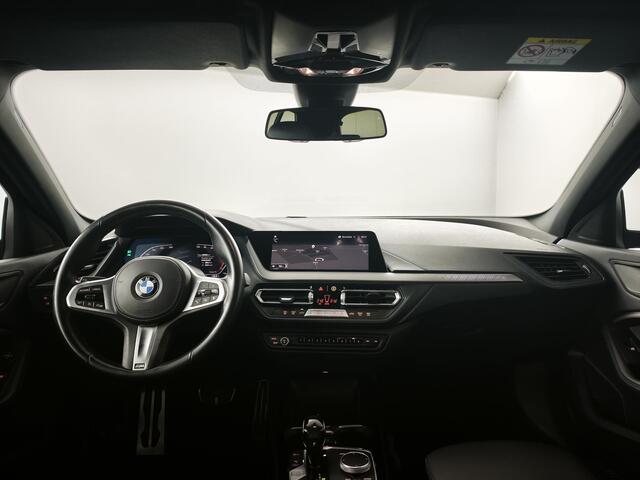 BMW 1-SERIE 118i Business Edition | M-Sportpakket | Navigatie | Climate Control | Apple CarPlay / Android Auto |