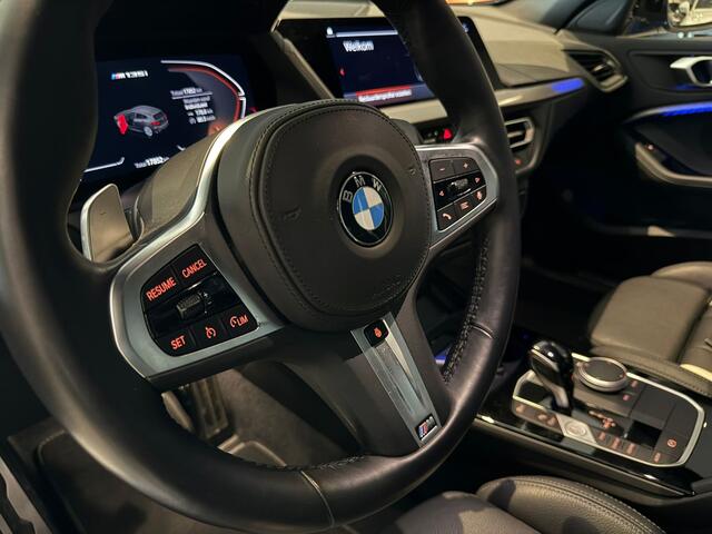BMW 1-SERIE M135i xDrive Edition M Performance Panodak HUD Maxton Camera Keyless
