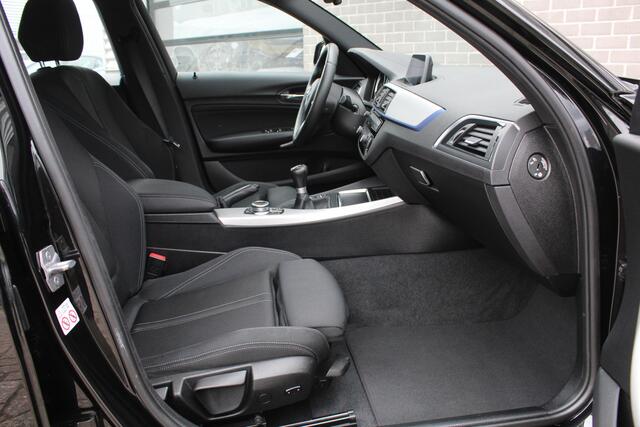 BMW 1-SERIE 118i Edition M Sport Shadow High Executive / Navigatie / LED