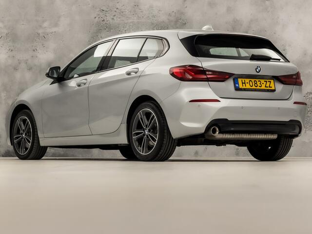 BMW 1-SERIE 118i Sport Automaat (VIRTUAL COCKPIT, DEALER ONDERHOUDEN, NAP, APPLE CARPLAY, GROOT NAVI, LEDER, SPORTSTOELEN, PARKEERSENSOREN, CRUISE, NIEUWSTAAT)