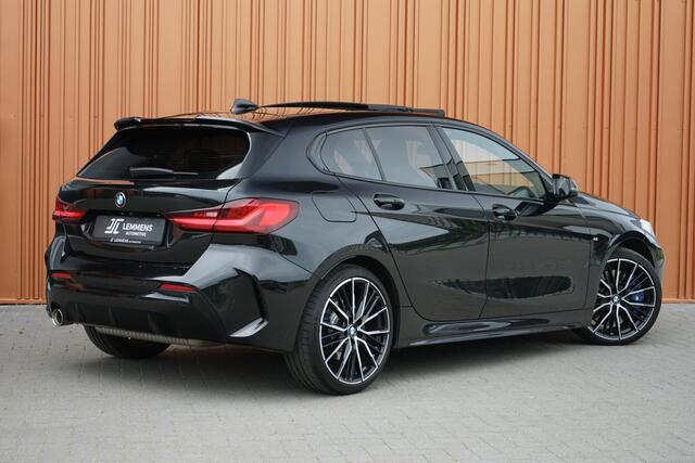 BMW 1-SERIE 118i M-Sport NL AUTO Panodak Kuipstoel Head up Camera Carplay