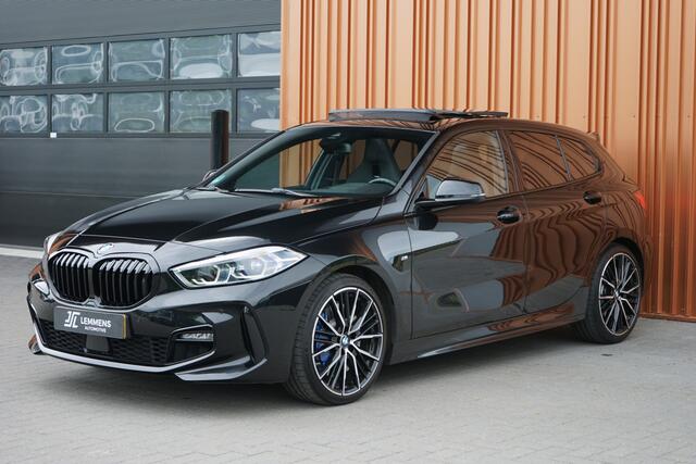 BMW 1-SERIE 118i M-Sport NL AUTO Panodak Kuipstoel Head up Camera Carplay