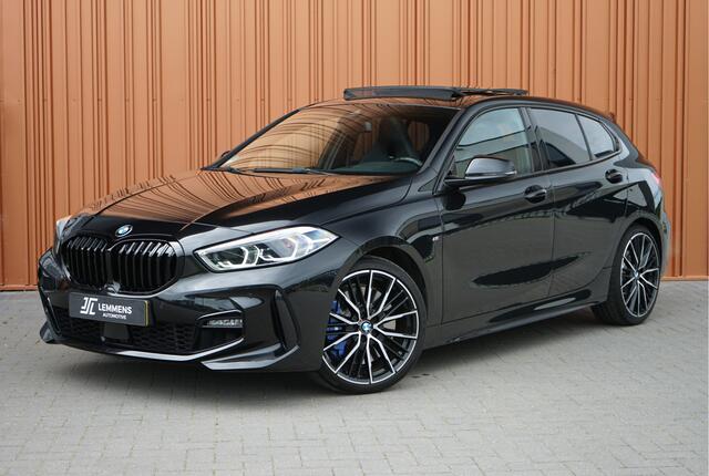 BMW 1-SERIE 118i M-Sport NL AUTO Panodak Kuipstoel Head up Camera Carplay