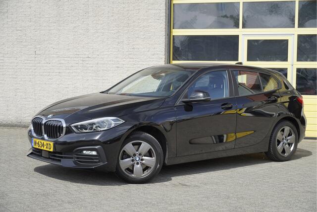 BMW 1-SERIE 118i Automaat! 5drs Business Edition BJ2022 Lmv 16" | Led V+A | Pdc | Navi | Virtual cockpit | Climate control | Cruise control | Getint glas