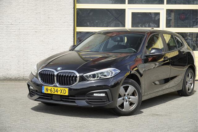 BMW 1-SERIE 118i Automaat! 5drs Business Edition BJ2022 Lmv 16" | Led V+A | Pdc | Navi | Virtual cockpit | Climate control | Cruise control | Getint glas