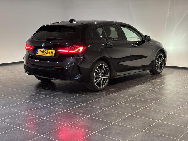 BMW 1-SERIE 118i | Apple Carplay/Android Auto | Comfort Pack | Parking assistent |