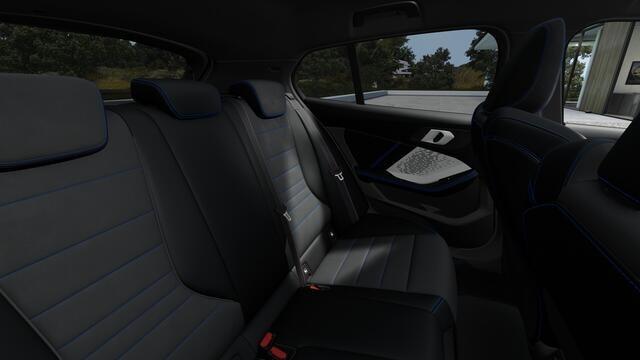 BMW 1-SERIE 120 M Sport Automaat / Sportstoelen / Comfort Access / Achteruitrijcamera / Adaptieve LED / Stoelverwarming
