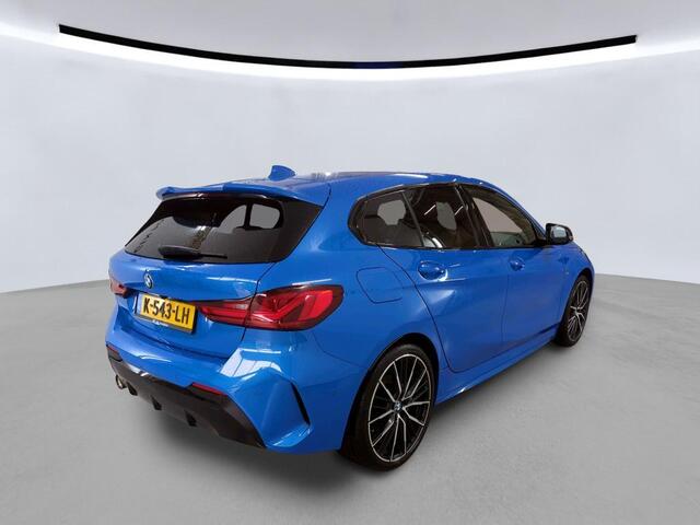 BMW 1-SERIE 118i High Executive Edition NL-AUTO | M-PAKKET | LEDER | SFEER VERLICHTING