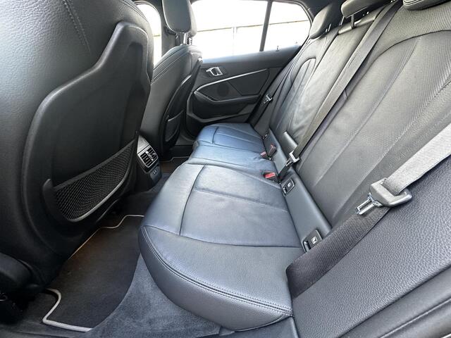 BMW 1-SERIE 118i Executive Luxury NL Panodak|Leder|sport|HiFi