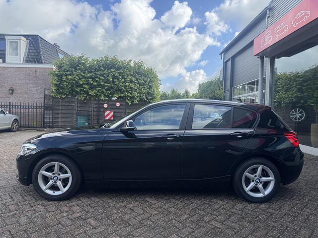 BMW 1-SERIE 118i Executive RIJKLAAR PRIJS, AUTOMAAT, Trekhaak, Cruise, Navi, Airco.