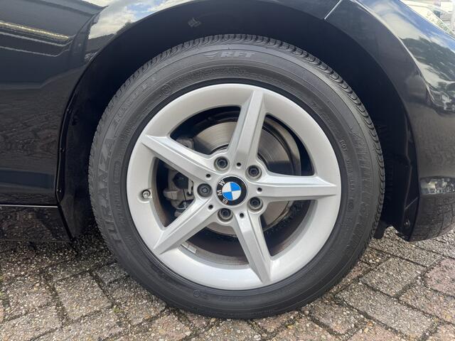 BMW 1-SERIE 118i Executive RIJKLAAR PRIJS, AUTOMAAT, Trekhaak, Cruise, Navi, Airco.