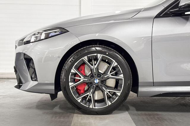 BMW 1-SERIE 120 | M-Sport Pro | Harman/Kardon | Comfort Access | Stoelverwarming | Panoramadak | Driving Assistant Plus | Huisselectie