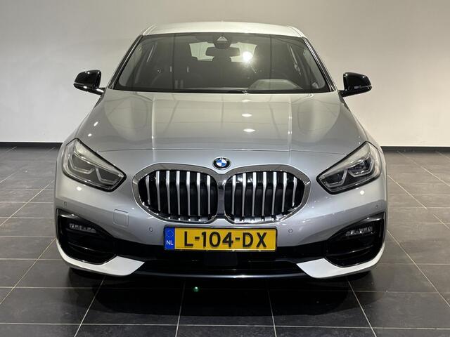 BMW 1-SERIE 120i High Executive | Sport line | Apple Carplay/Android auto | Parking Pack | Audio Media Pack |