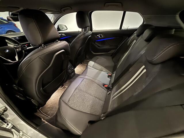BMW 1-SERIE 120i High Executive | Sport line | Apple Carplay/Android auto | Parking Pack | Audio Media Pack |