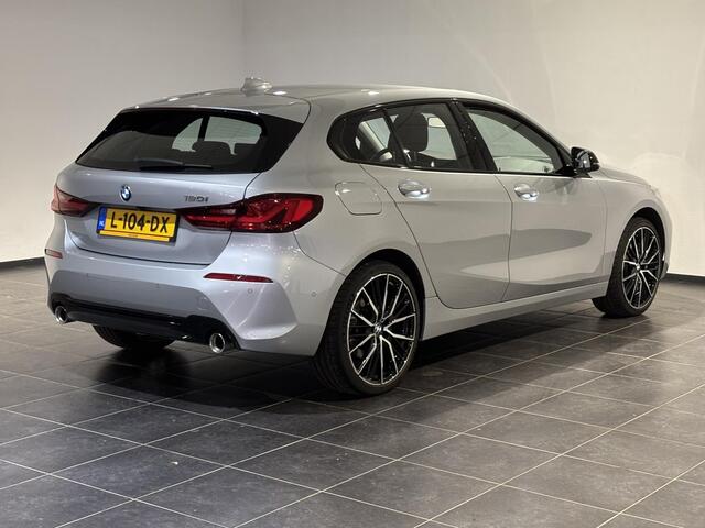 BMW 1-SERIE 120i High Executive | Sport line | Apple Carplay/Android auto | Parking Pack | Audio Media Pack |