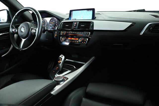 BMW 1-SERIE 118i M-Sport High Executive / Panorama / Camera / Navigatie / LED