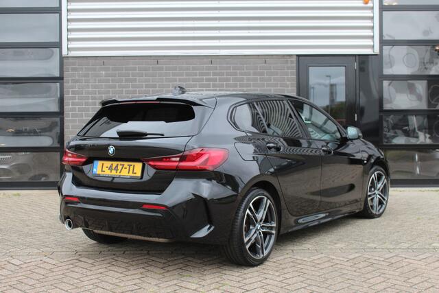 BMW 1-SERIE 118i Business Edition M Sport / Carplay / LED / N.A.P.