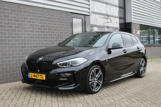 BMW 1-SERIE 118i Business Edition M Sport / Carplay / LED / N.A.P.