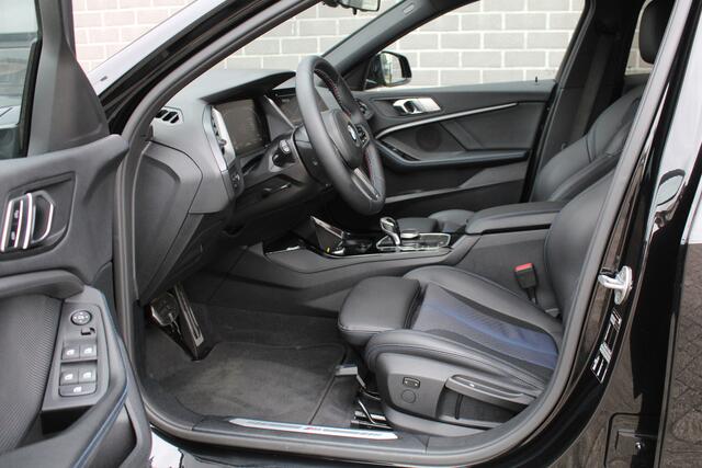 BMW 1-SERIE 118i Business Edition M Sport / Carplay / LED / N.A.P.