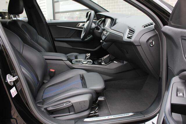 BMW 1-SERIE 118i Business Edition M Sport / Carplay / LED / N.A.P.