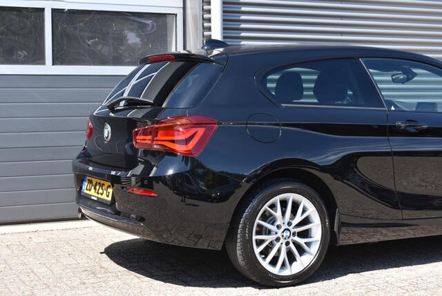 BMW 1-SERIE 116i / NAVI / SPORTSTOELEN / BLACK / 17 / M PAKKET