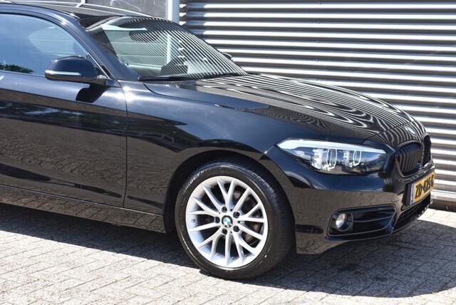BMW 1-SERIE 116i / NAVI / SPORTSTOELEN / BLACK / 17 / M PAKKET