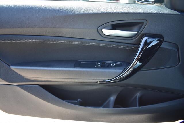 BMW 1-SERIE 116i / NAVI / SPORTSTOELEN / BLACK / 17 / M PAKKET
