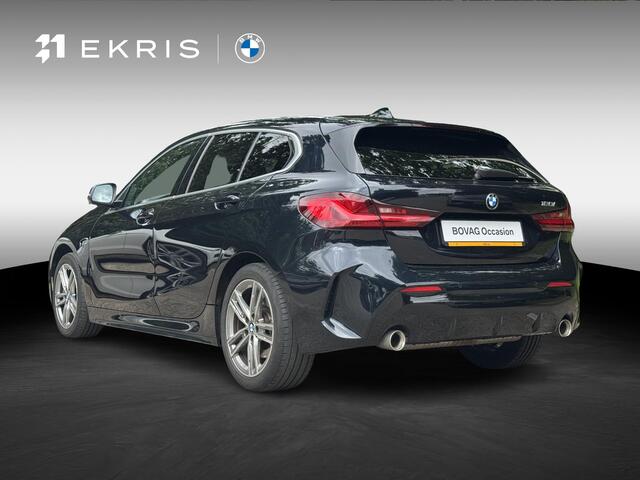 BMW 1-SERIE 120i | Model M Sport | Executive | 17 inch LM Dubbelspaak M | Extra getint glas | HiFi System