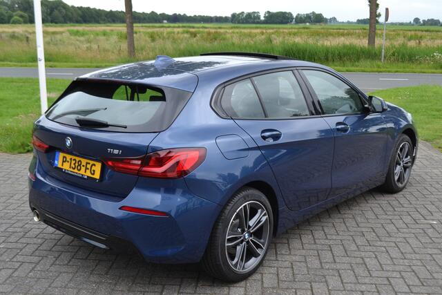 BMW 1-SERIE 118i Automaat | Sportline Business Edition | Carplay | Panoramadak | Dealeronderhouden.