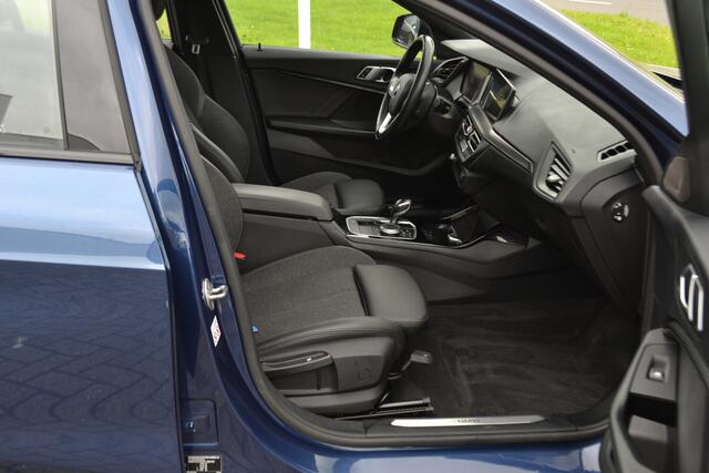 BMW 1-SERIE 118i Automaat | Sportline Business Edition | Carplay | Panoramadak | Dealeronderhouden.