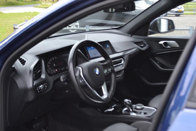 BMW 1-SERIE 118i Automaat | Sportline Business Edition | Carplay | Panoramadak | Dealeronderhouden.