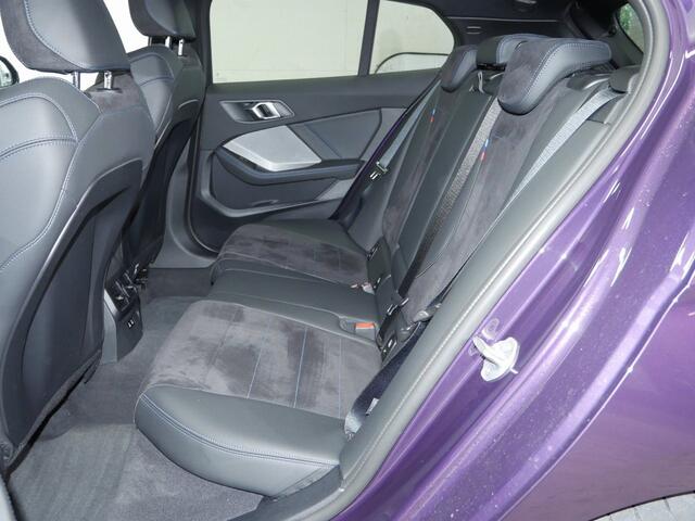 BMW 1-SERIE M135 xDrive | CoPilot | Harman Kardon | Parking assistant plus