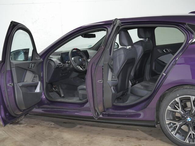 BMW 1-SERIE M135 xDrive | CoPilot | Harman Kardon | Parking assistant plus