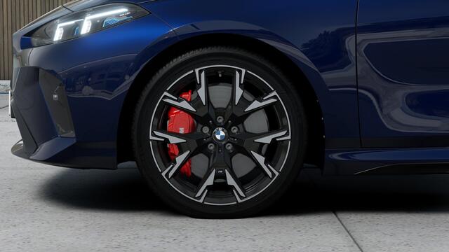 BMW 1-SERIE 120 M Sport Automaat / Achteruitrijcamera / Comfort Access / Adaptieve LED / Stoelverwarming / M Adaptief onderstel / Stuurverwarming