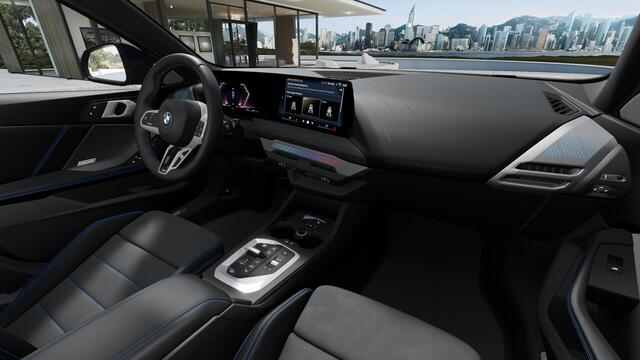 BMW 1-SERIE 120 M Sport Automaat / Achteruitrijcamera / Comfort Access / Adaptieve LED / Stoelverwarming / M Adaptief onderstel / Stuurverwarming