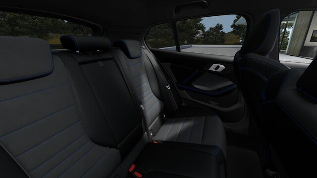 BMW 1-SERIE 120 M Sport Automaat / Achteruitrijcamera / Comfort Access / Adaptieve LED / Stoelverwarming / M Adaptief onderstel / Stuurverwarming