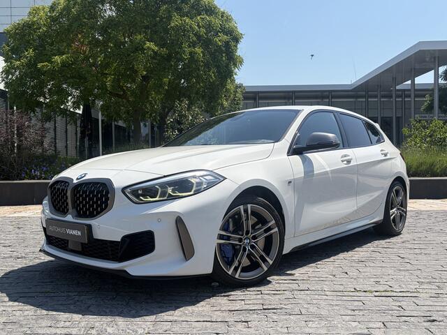 BMW 1-SERIE M135i xDrive High Executive Edition / Head up / Driving Assistant / leder