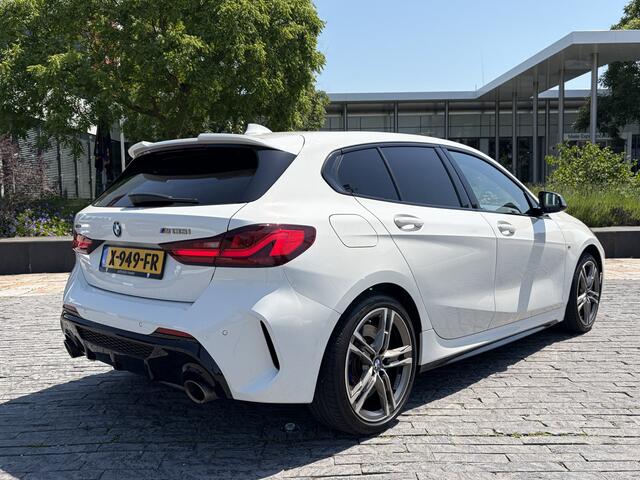 BMW 1-SERIE M135i xDrive High Executive Edition / Head up / Driving Assistant / leder