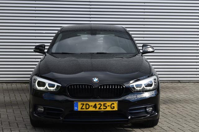 BMW 1-SERIE 116I SPORT LINE EDITION / NL AUTO / NAVI / PDC / SPORTSTOELEN