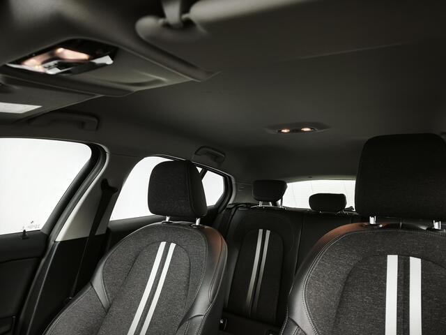 BMW 1-SERIE 116i High Executive | Navigatie | Sport