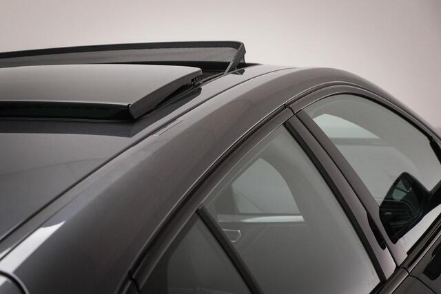 BMW 1-SERIE 118i M-Sport High Executive Edition | PANORAMADAK | DAB | APPLE | STOELVERWARMING | 18"