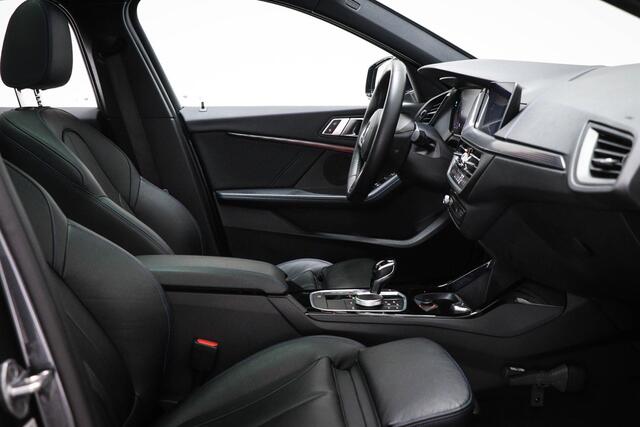 BMW 1-SERIE 118i M-Sport High Executive Edition | PANORAMADAK | DAB | APPLE | STOELVERWARMING | 18"