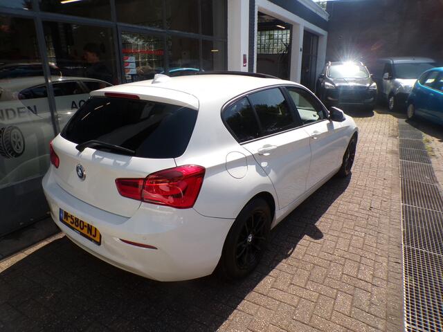 BMW 1-SERIE 118i High Executive Automaat 2 EIGENAAR,CAMERA,PDC,SCHUIFDAK !!! LET OP DONDERDAG EN VRIJDAG TROPEN TIJDEN VAN 07:00 tot 14:00 !!