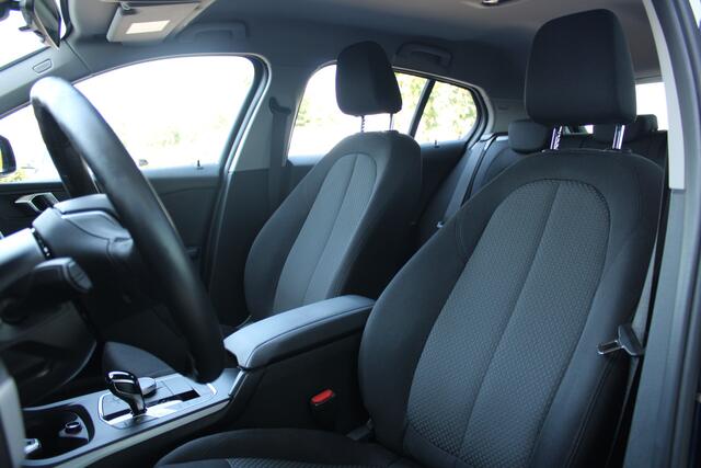 BMW 1-SERIE 118i Executive Automaat / Cruise Control / PDC / LED / Multifunctioneel stuurwiel