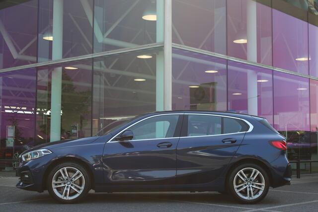 BMW 1-SERIE 118i Executive Automaat / Cruise Control / PDC / LED / Multifunctioneel stuurwiel