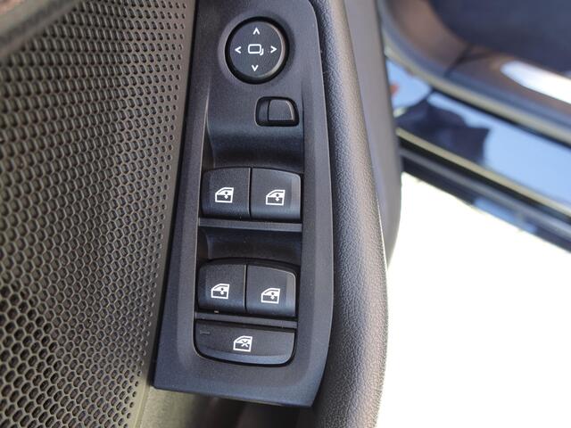 BMW 1-SERIE 118i Executive Edition Navigatie Apple Carplay/Android Auto Adaptive Cruise Control Parkeersensoren Full LED Virtual Cockpit Climate Control