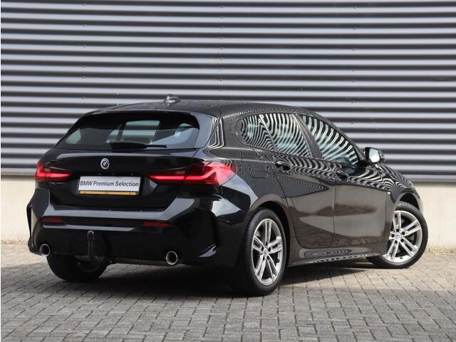 BMW 1-SERIE 5-deurs 120i | Executive | M Sportpakket | Trekhaak | Parking Pack | Hi-Fi | Apple Carplay | Sportstoelen | Climate Control | 17'' LMV